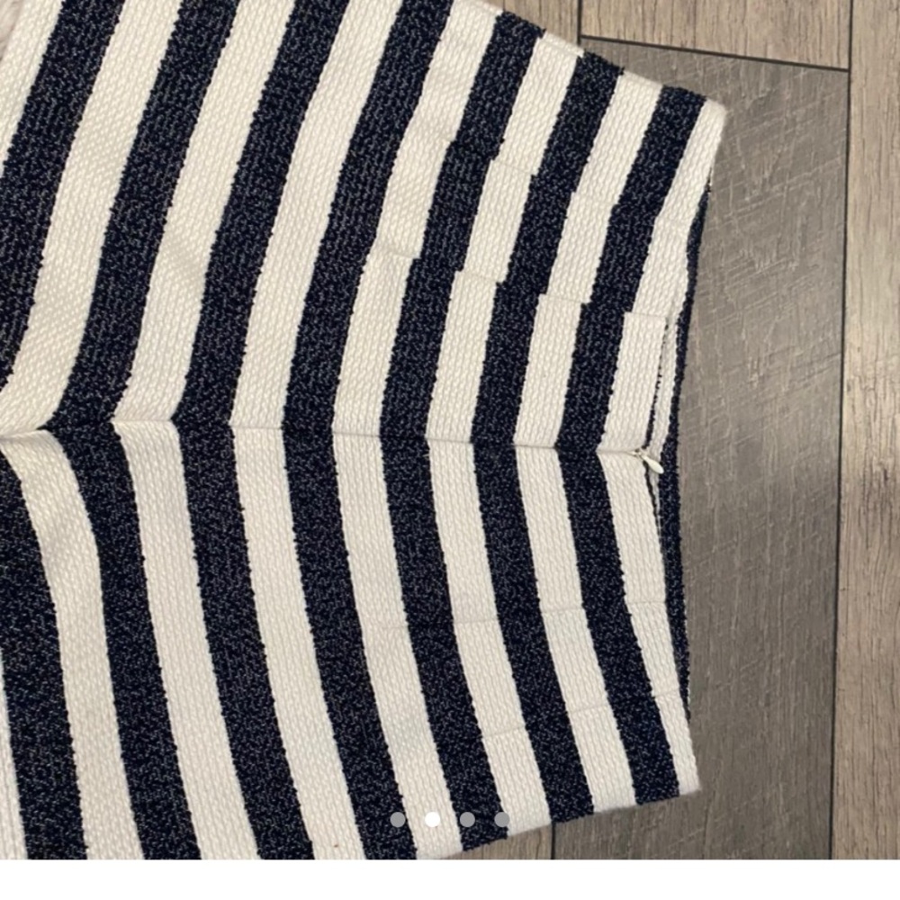 BCG HIGH RISE SHORTS - Picture 2 of 4